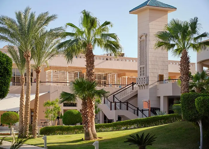 Coral Sea Holiday Resort & Aqua Park